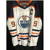 Image 3 : WAYNE GRETZKY SIGNED OILERS CAPTAIN JERSEY (GLOBAL AUTHENTICS COA)