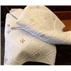 Image 1 : GR OF 2 TWIN SIZE QUILTS WITH SHAMS