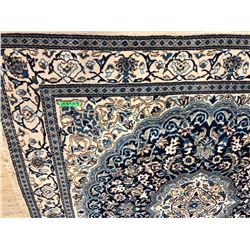 QUALITY AREA RUG - APPROX 6'6" SQUARE