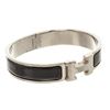 Image 2 : Hermes Black Enamel Palladium Plated Narrow Clic Clac H Bracelet PM