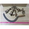 Image 1 : LOT OF 5 TRAPS AND 1 SCYTHE