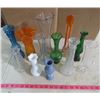 Image 1 : LOT OF 12 VASES (ASSORTED COLORS AND SIZES)