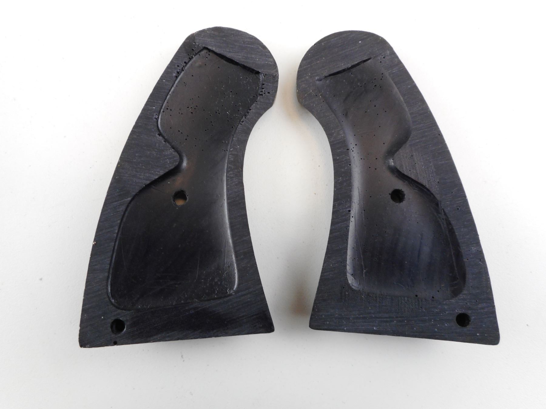 Reproduction Colt New Service Grip – Black, Handgun Grip Panels
