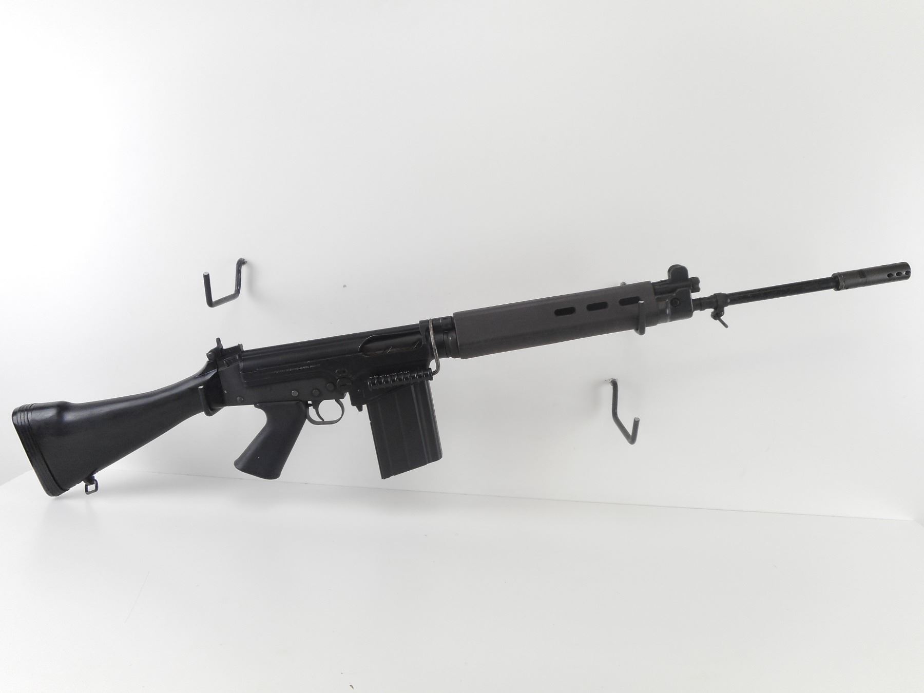 FN , MODEL: FAL , CALIBER: 7.62 NATO