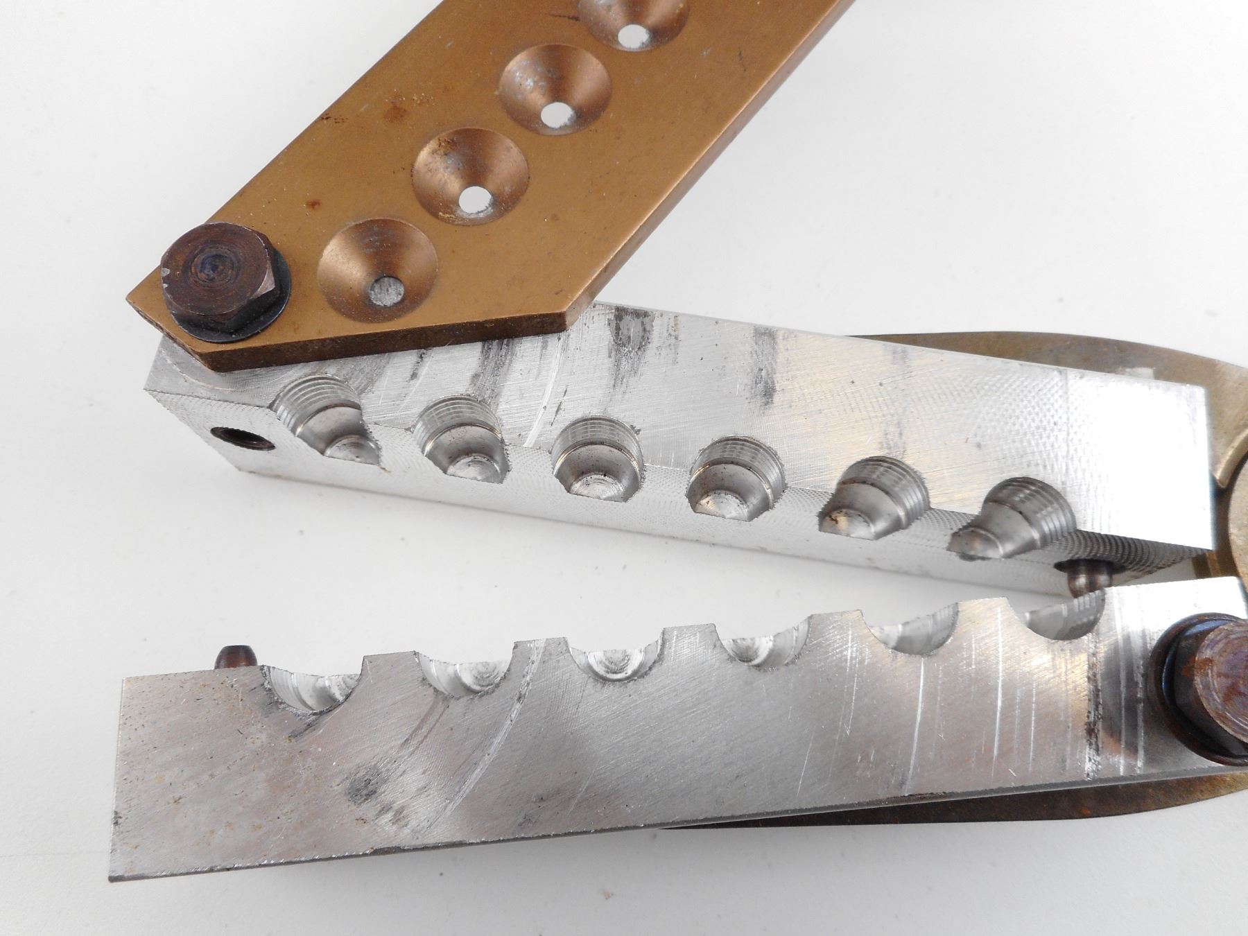 LEE BULLET MOLD 40 CAL