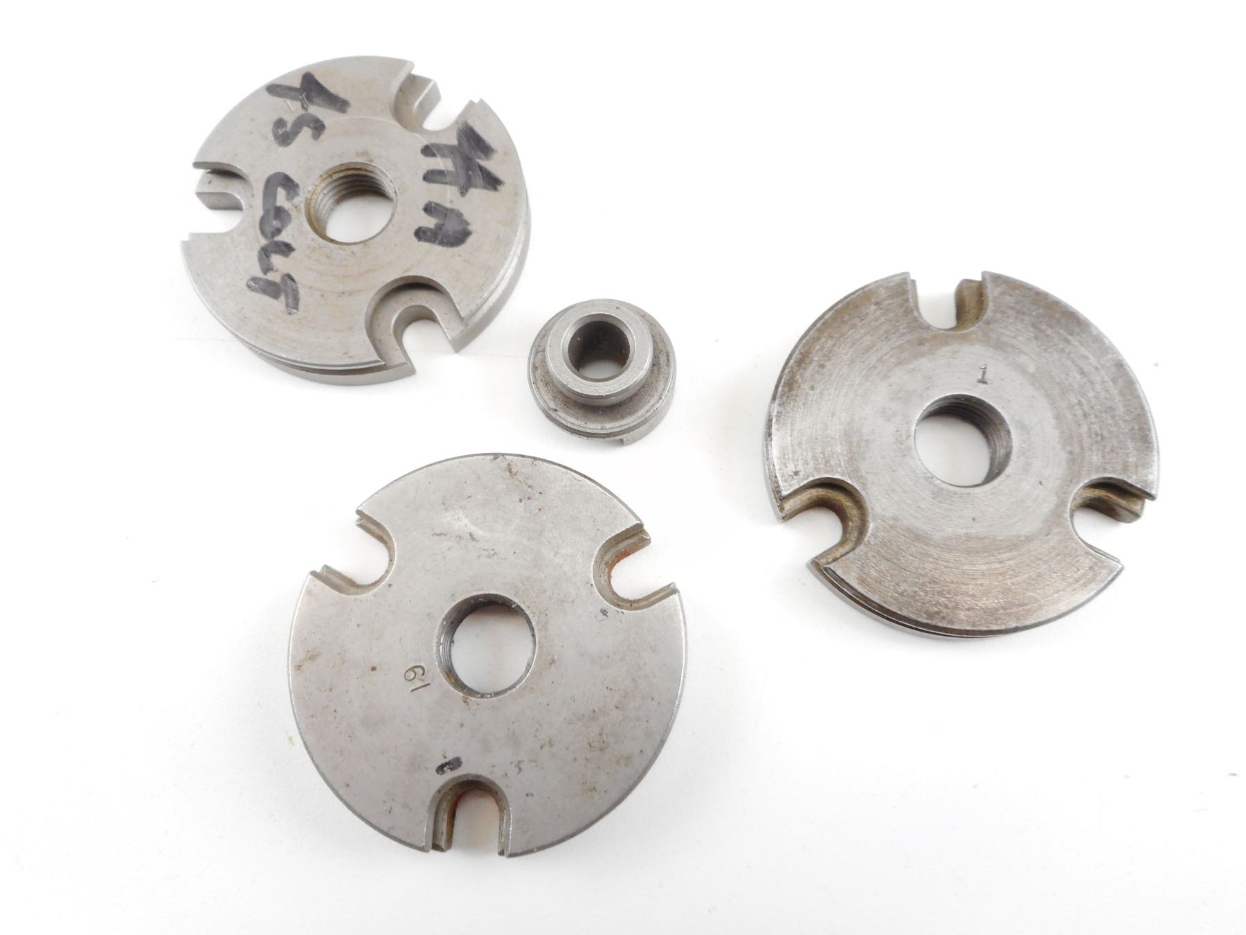 Shell Reloading Shell Plate LEE RELOADING SHELL PLATES ETC - Switzer's Auction & Appraisal Service