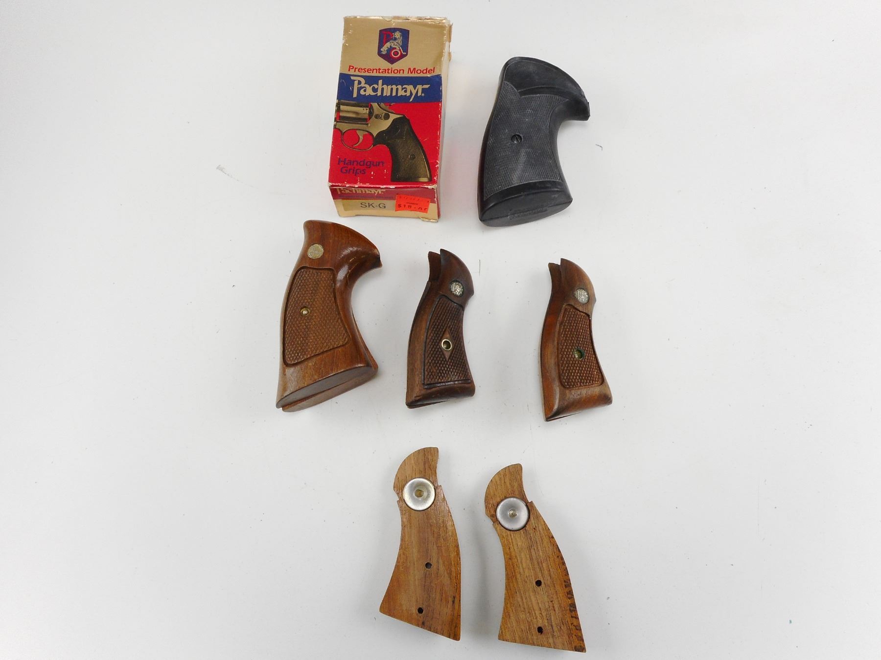 SMITH & WESSON REVOLVER