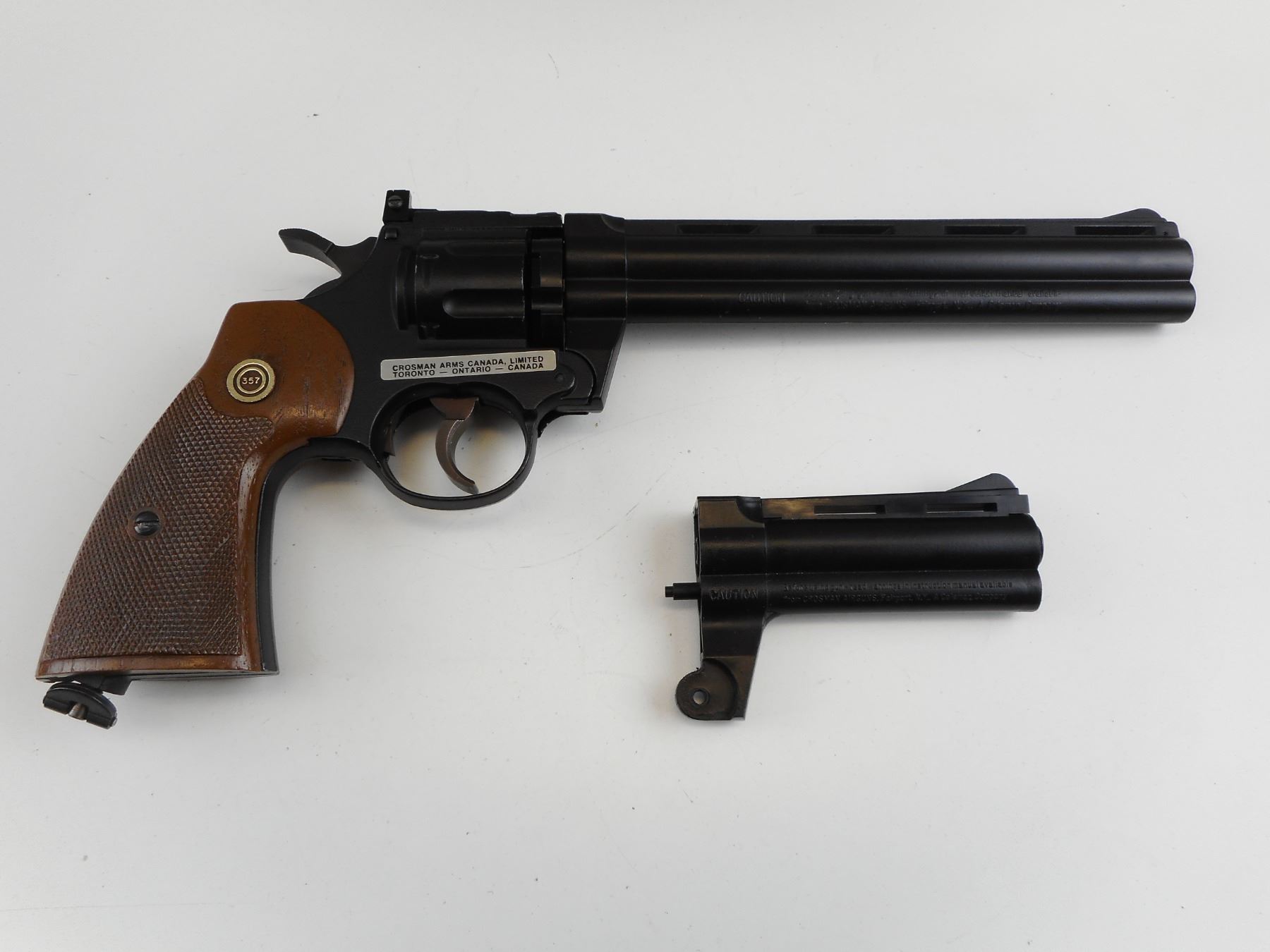 CROSMAN 357 177 CAL C02 PELLET REVOLVER Switzer s Auction crosman-357-177-cal-c02-pellet-revolver-switzer-s-auction