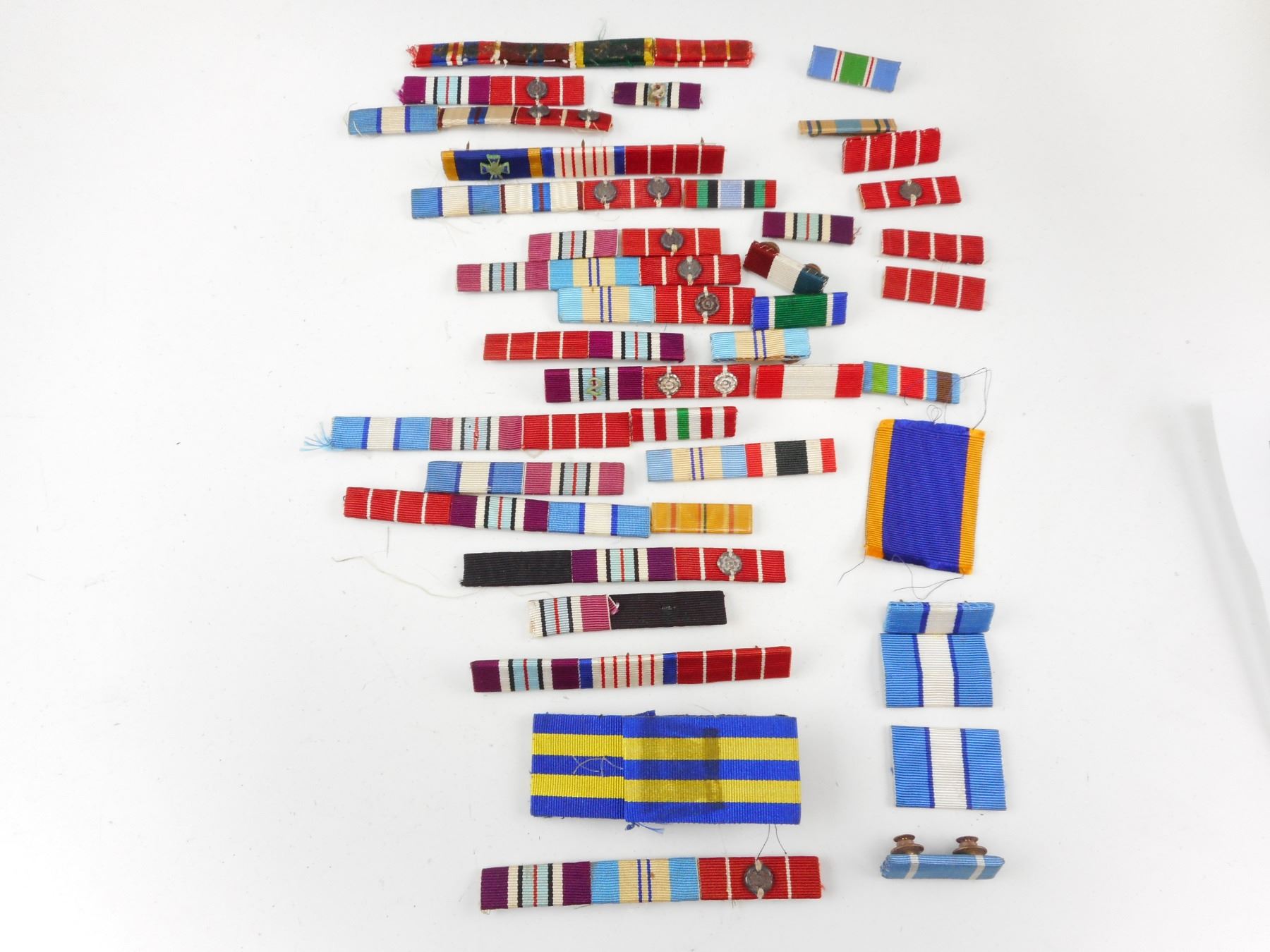 CANADIAN MILITARY MEDAL, RIBBONS, BADGE LOT