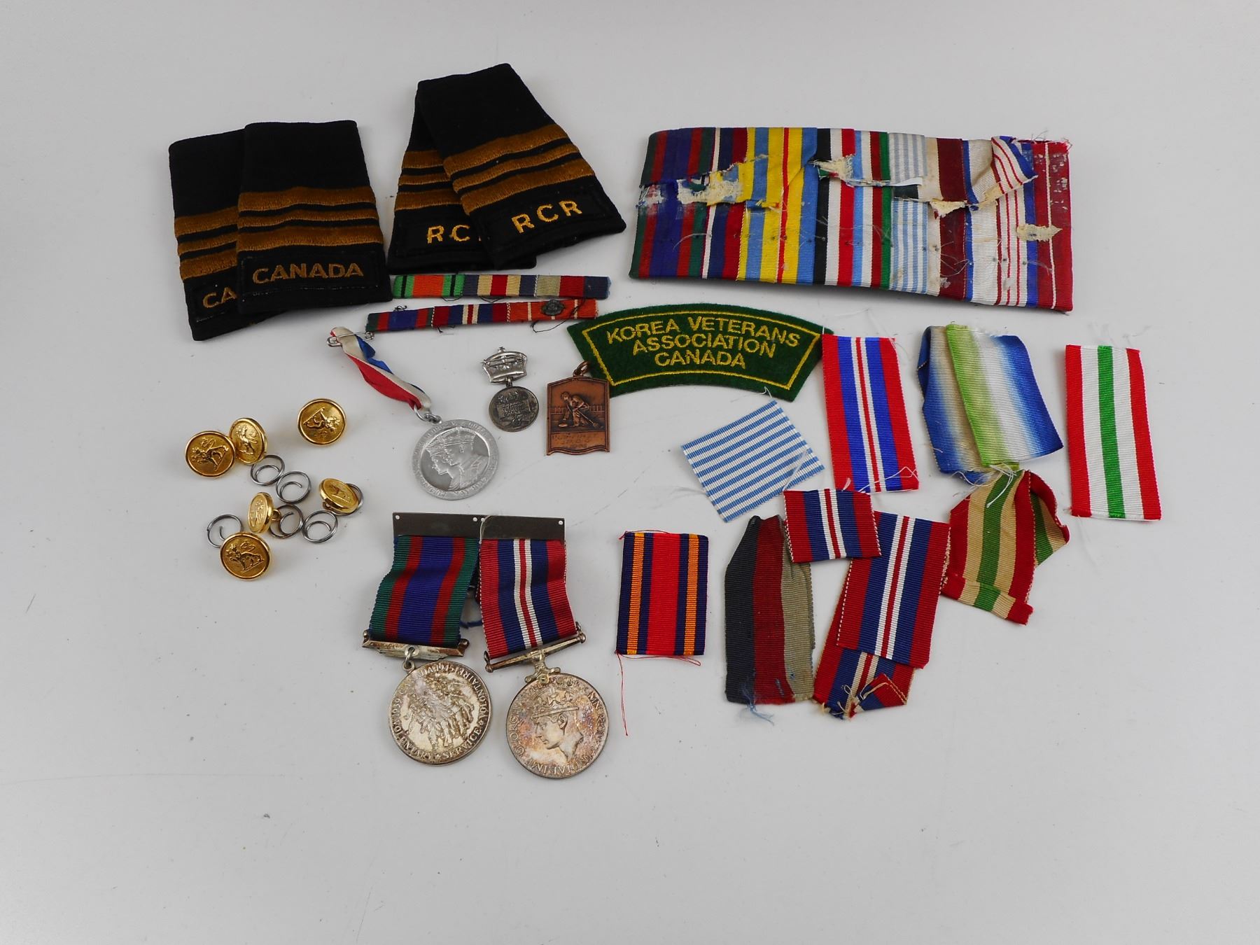 WWII CANADIAN MEDALS/POST WAR RIBBONS