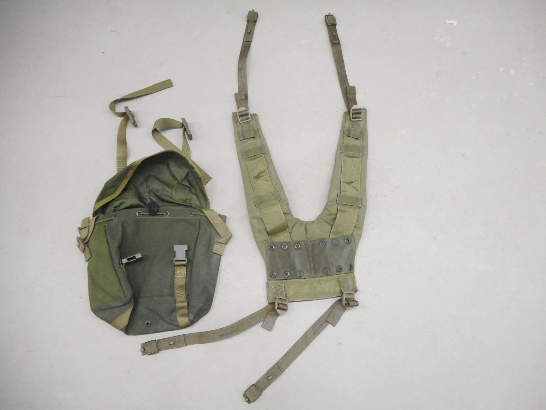 Canadian1982 Pattern Webbing CANADIAN MILITARY 82 PATTERN WEBBING