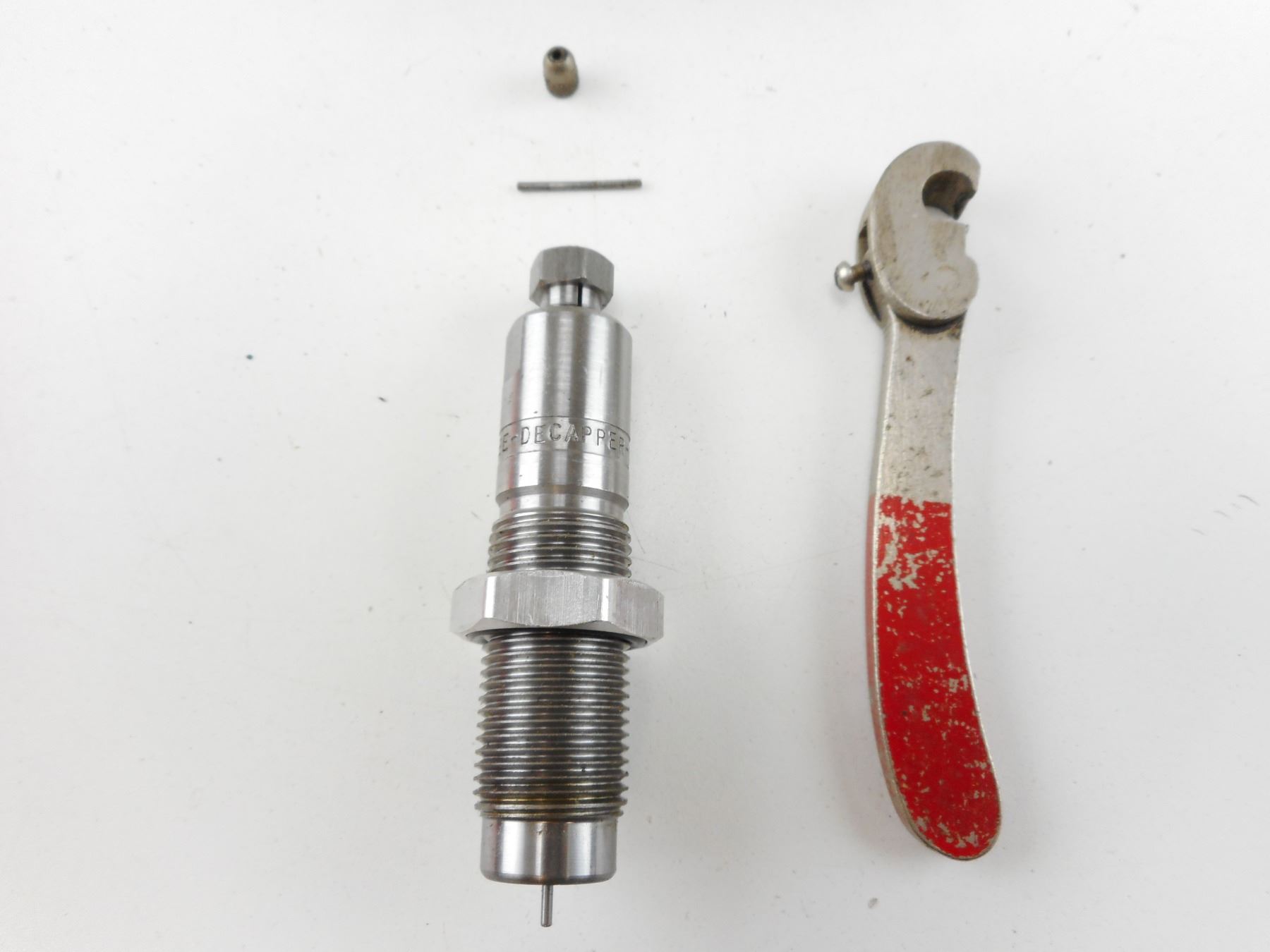 LEE DECAPPING DIE AND BERDAN DECAPPER - Switzer's Auction & Appraisal ...