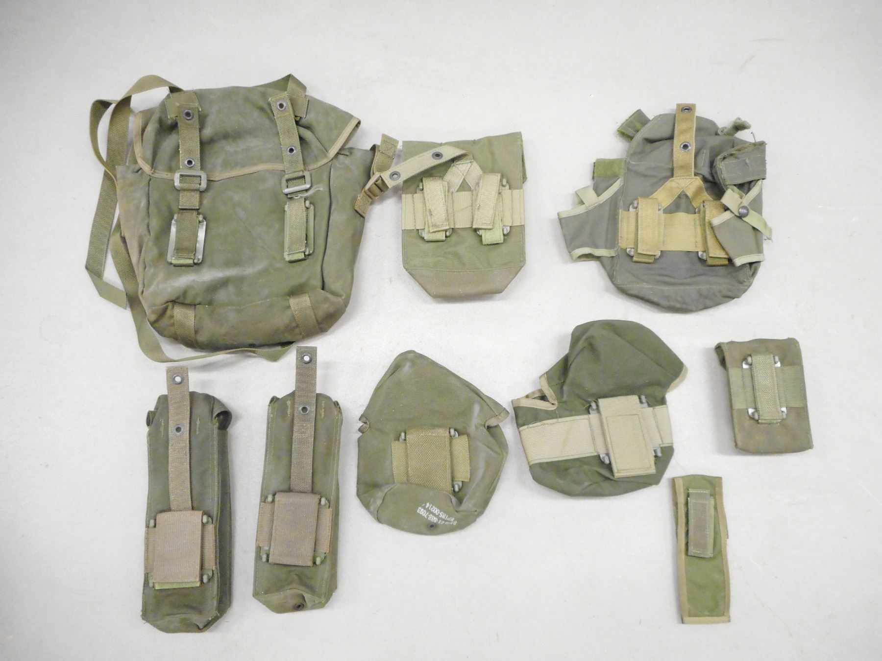 CANADIAN MILITARY 82 PATTERN WEBBING