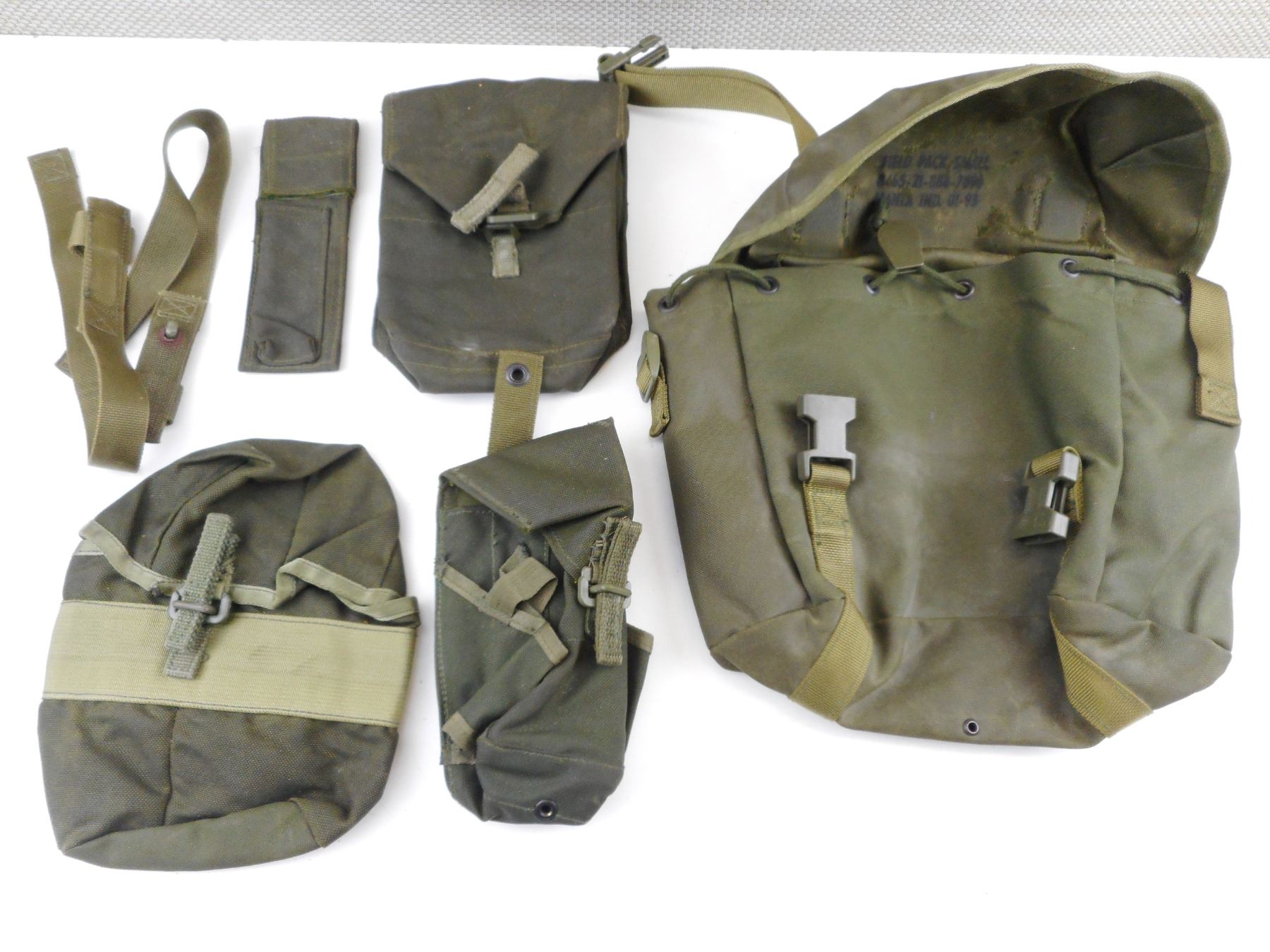 Canadian Pattern 82 Ruck CANADIAN MILITARY 82 PATTERN WEBBING - Switzer's Auction & Appraisal ...