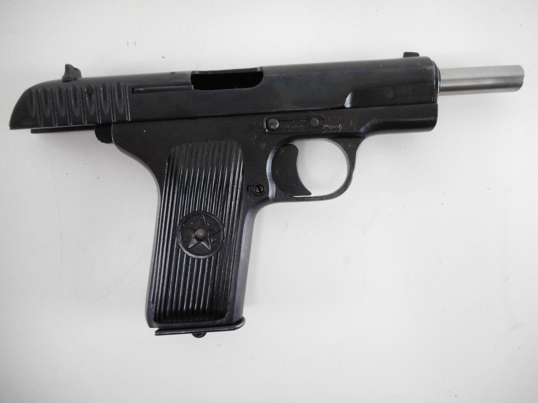 TOKAREV MODEL TT33 CALIBER 7 62 X 25 TOKAREV Switzer s Auction Tokarev model tt33 caliber 7 62 x 25 tokarev switzer s auction