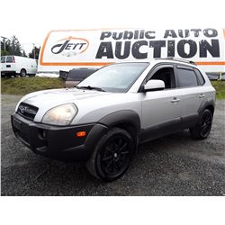 I5 --  2006 HYUNDAI TUCSON GL , Grey , 194835  KM's