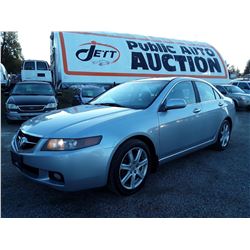 D2 --  2004 ACURA TSX , Silver , 257459  KM's