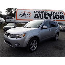 L6 --  2008 MITSUBISHI OUTLANDER , Silver , 261314  KM's