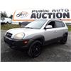 Image 1 : I5 --  2006 HYUNDAI TUCSON GL , Grey , 194835  KM's