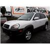 Image 1 : D4 --  2005 HYUNDAI TUCSON , White , 218203  KM's