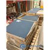 Image 4 : 668 Square Feet Commercial First Grade Carpet Tile - OFFSITE