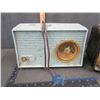 Image 2 : RCA Victor Nipper & Marconi Electric Radios