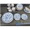 Image 8 : 8 Place Setting Ridgeway Ironstone Jacobean Print