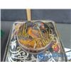 Image 3 : Pearks Finest Quality Raisins Tin w/ Stained Glass Decor