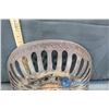 Image 4 : Buckeye Akran Cast Iron Tractor Seat