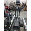 Image 1 : Cl5x Life Fitness Eliptical