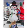 Image 2 : 8' Fan Inflated Light Up Snowman