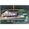 Image 5 : Robert E. Lee Mississipi Steamboat Model Kit New in Box