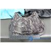 Image 2 : (3) Purses (Nine West, Roxy, Guess)