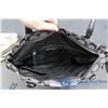 Image 7 : (3) Purses (Coach, Guess)