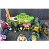 Image 3 : Assortment of Vintage Ninja Turtles Toys