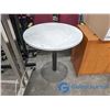 Image 2 : 30" Round Table w/ Metal Stand (30" High)
