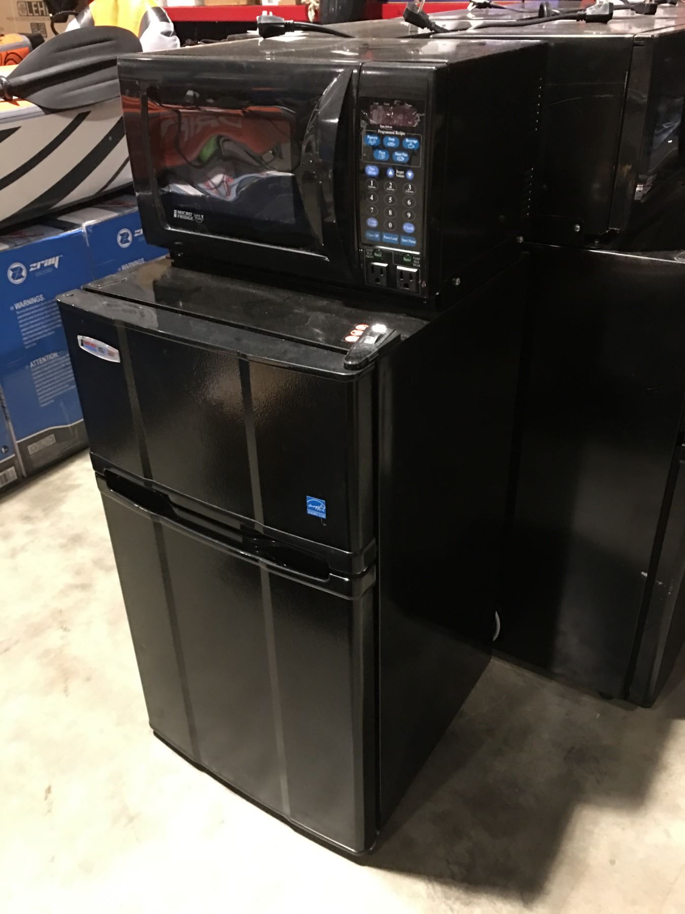 MICRO-FRIDGE BAR/COMPACT FRIDGE FREEZER & ATTACHED MICROWAVE - Able ...