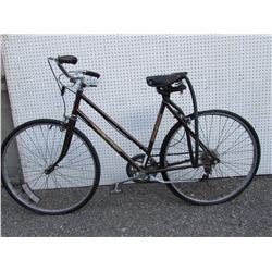 MAROON HURRICANE BIKE