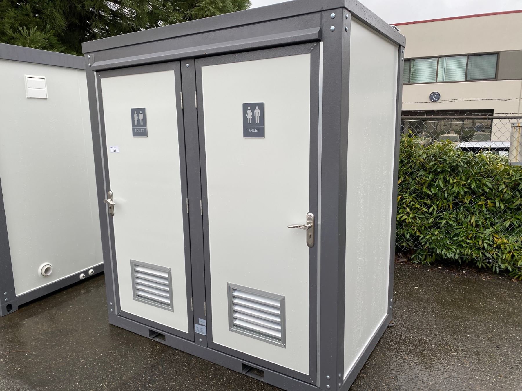 BRAND NEW MOBILE PORTABLE DOUBLE TOILET WITH TOILET & SINK - Able Auctions portable restrooms for sale