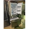 Image 2 : SAMSUNG STAINLESS STEEL FRENCH DOOR 24.73 CU.FT. REFRIGERATOR WITH WATER AND ICE DISPENSER
