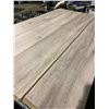 Image 2 : EUROSTYLE 12MM BOULDER OAK GLUELESS LAMINATE FLOORING
