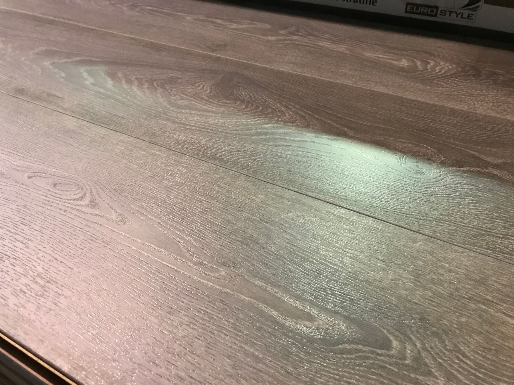 EUROSTYLE 12MM MODERN LOFT OAK GLUELESS LAMINATE FLOORING Able Auctions EUROSTYLE 12MM MODERN LOFT OAK GLUELESS LAMINATE FLOORING Able Auctions