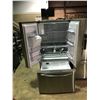 Image 2 : SAMSUNG STAINLESS STEEL FRENCH DOOR 28 CU.FT. REFRIGERATOR WITH WATER AND ICE DISPENSER