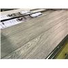 Image 2 : EUROSTYLE 10MM PIER OAK LONG BOARD GLUELESS LAMINATE FLOORING
