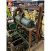Image 2 : INDUSTRIAL PRESSING MACHINE