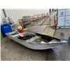 Image 1 : ALUMINUM BOAT WITH OUTBOARD MOTOR AND 2 OARS