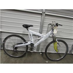 WHITE FULL SUSPENSION BIKE