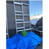 Image 2 : PALLET OF WOOD AND METAL SHELVING