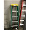 Image 1 : GREEN 5' FOLDING LADDER
