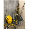 Image 1 : LOT OF ASSORTED HAND TOOLS